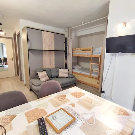 Апартаменты Le Reflet Des Montagnes, Studio, Centre Luchon, 4 Personnes Bagneres-de-Luchon