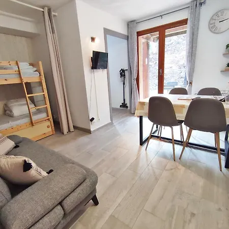 Le Reflet Des Montagnes, Studio, Centre Luchon, 4 Personnes *